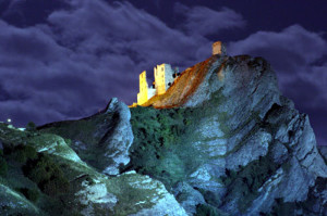 La splendida cornice naturale del castello di Brindisi di Montagna (Pz)
