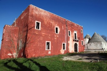 casa rossa alberobello