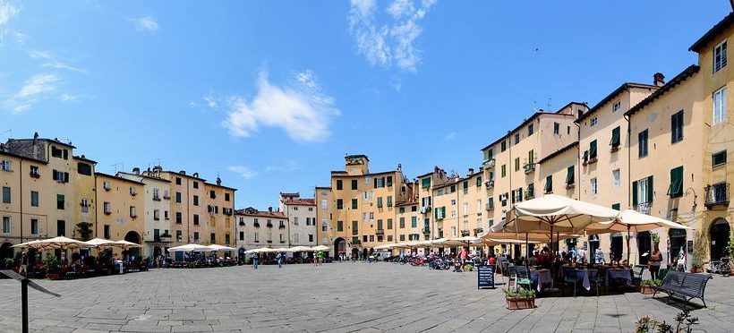 Piazza Anfiteatro Lucca