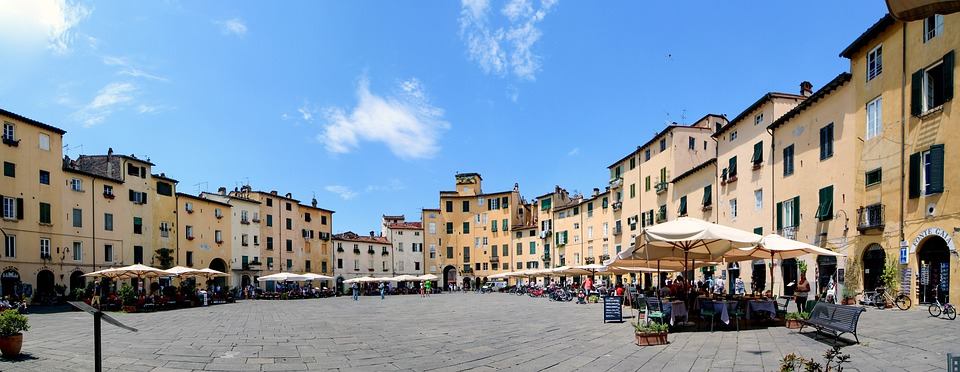 Piazza Anfiteatro Lucca